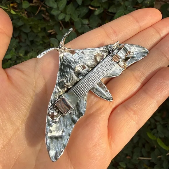 Silver Moth Hair Clip - Picture 4 of 6